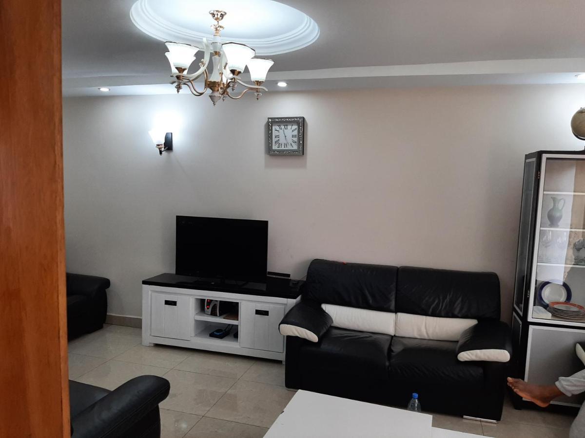 Signorile Jo Apartment Yaounde Ngoại thất bức ảnh